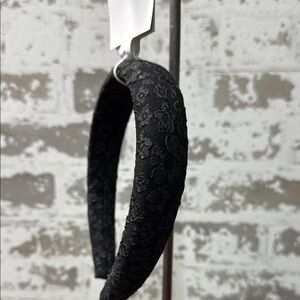 Black Floral Textured Headband